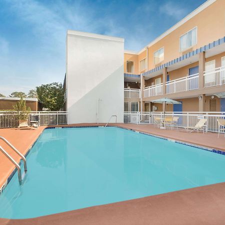 Baymont By Wyndham Savannah Midtown Экстерьер фото