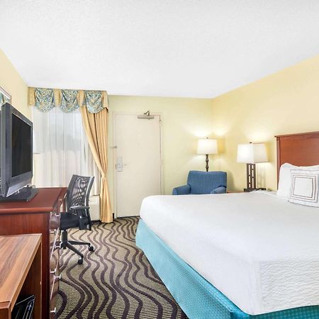 Baymont By Wyndham Savannah Midtown Экстерьер фото