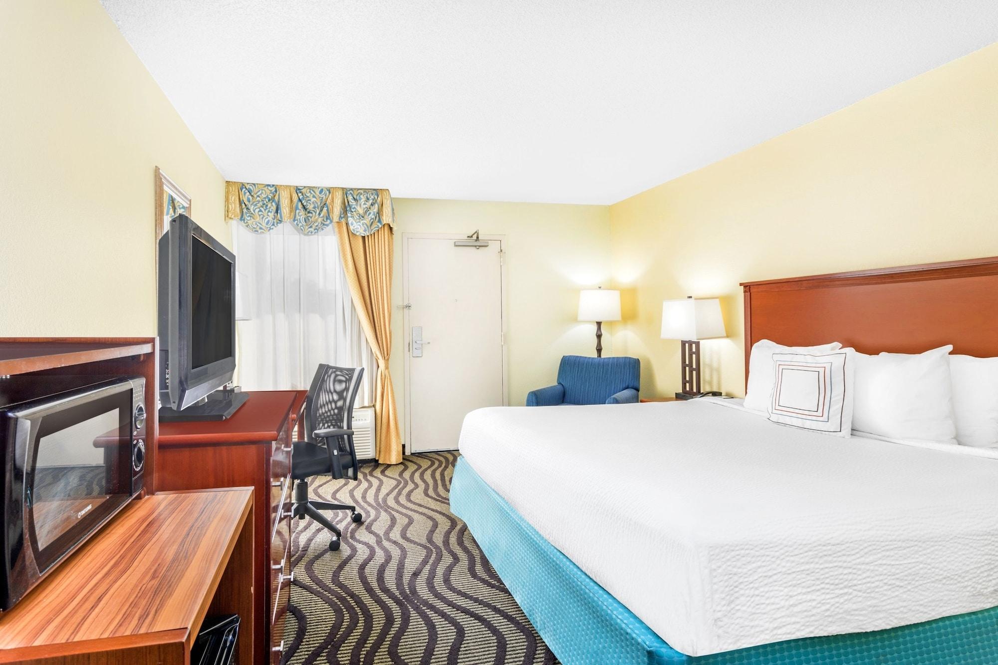Baymont By Wyndham Savannah Midtown Экстерьер фото