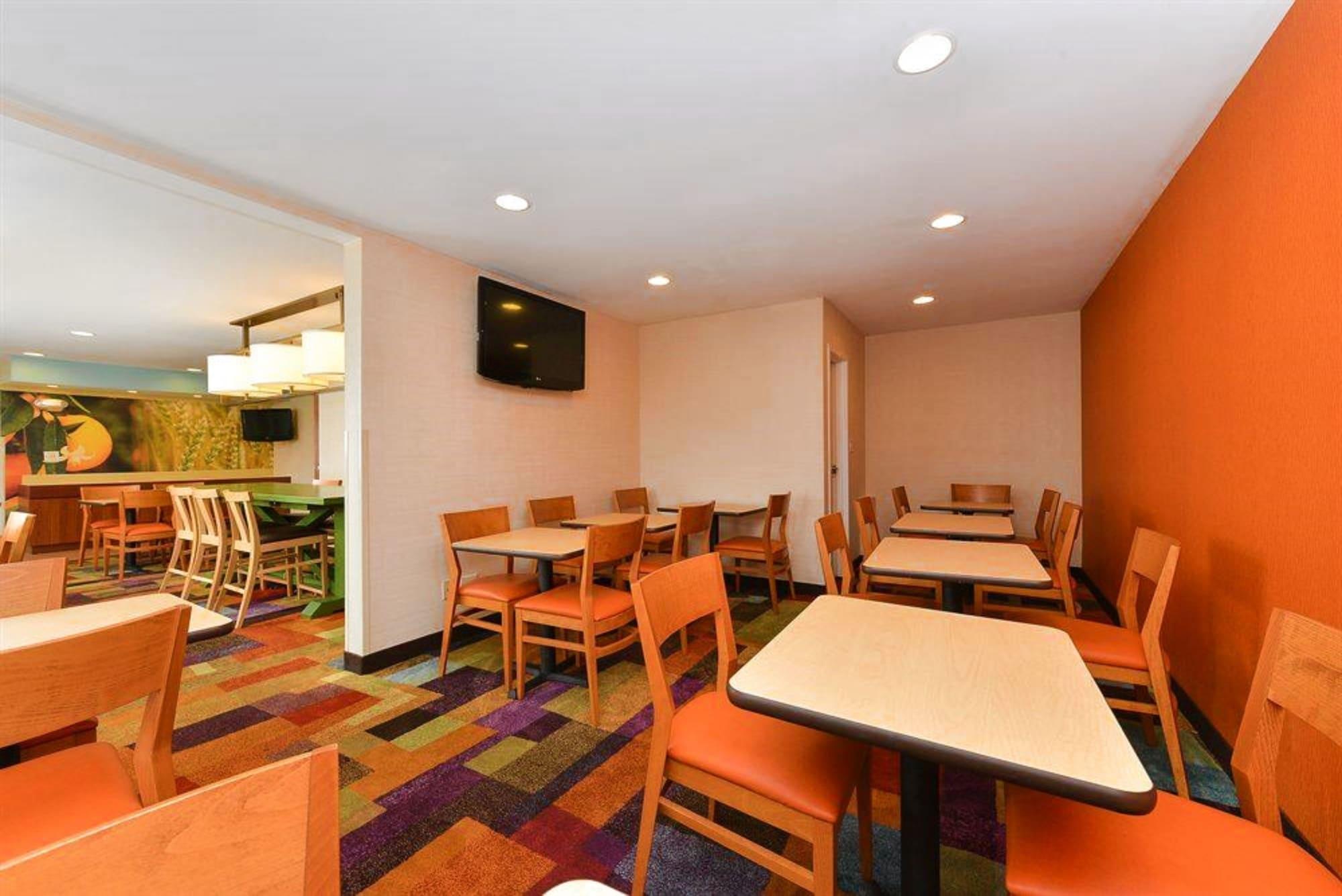 Baymont By Wyndham Savannah Midtown Экстерьер фото